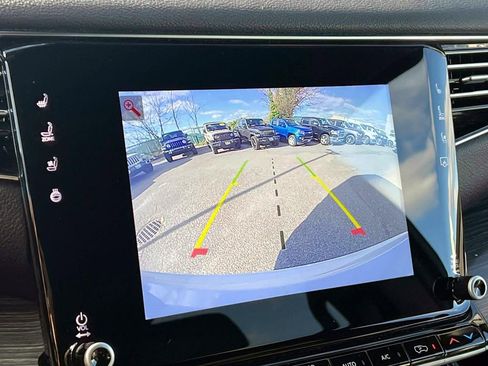 Certified 2024 Jeep Wagoneer Series II image 33