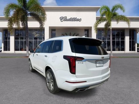 Used 2022 Cadillac XT6 Premium Luxury image 11