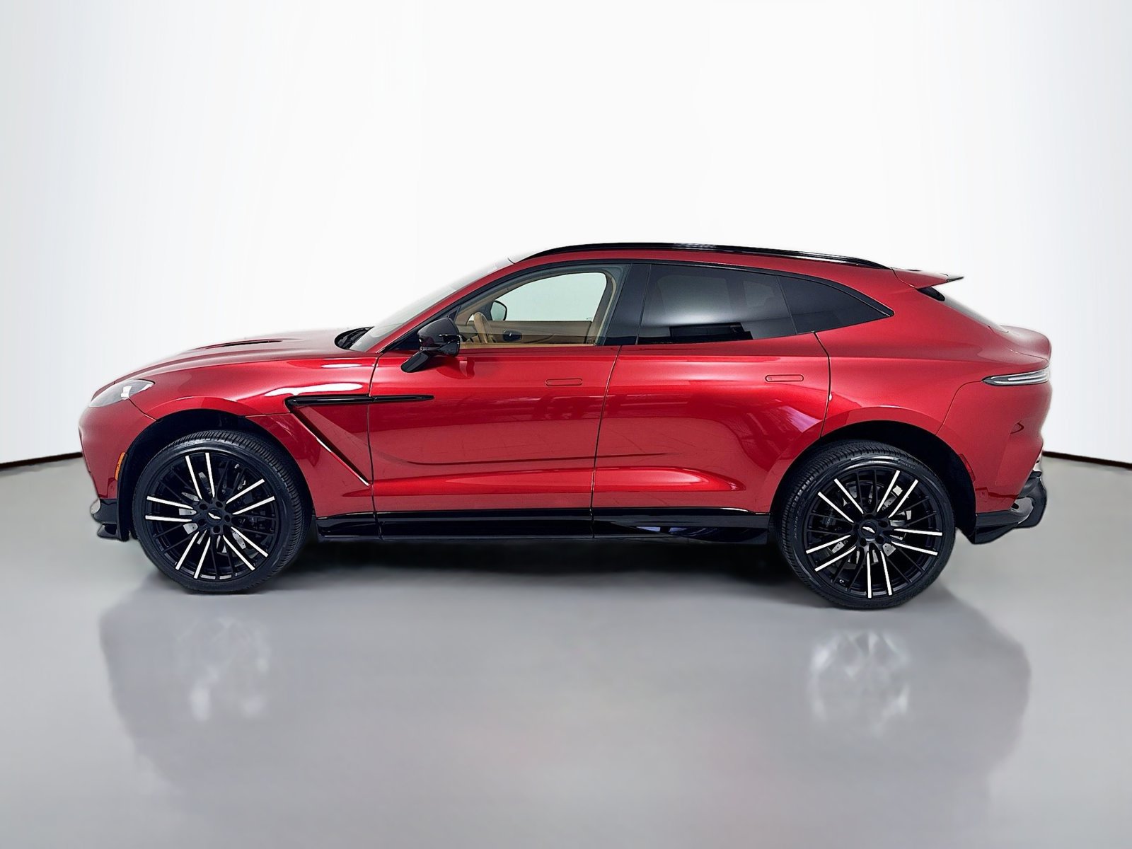 Used 2024 Aston Martin DBX 707 AWD/4WD image 4