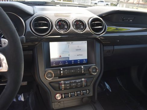 Used 2020 Ford Mustang Shelby GT500 w/ Carbon Fiber Track Pack image 19