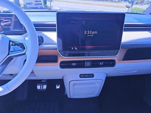 New 2025 Volkswagen ID. Buzz Pro S Plus image 17