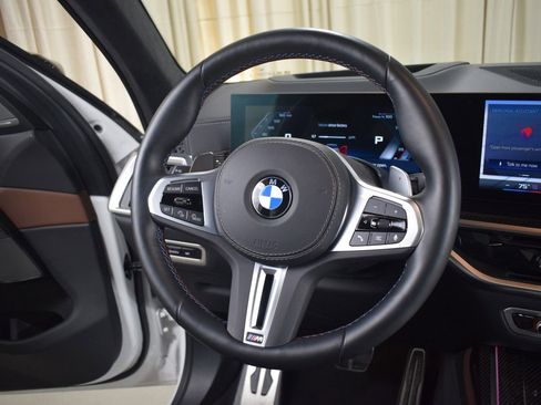 Used 2026 BMW X7 M60i image 28