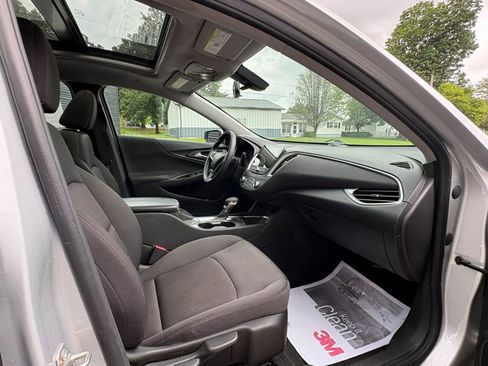 Used 2022 Chevrolet Malibu LT FWD image 10