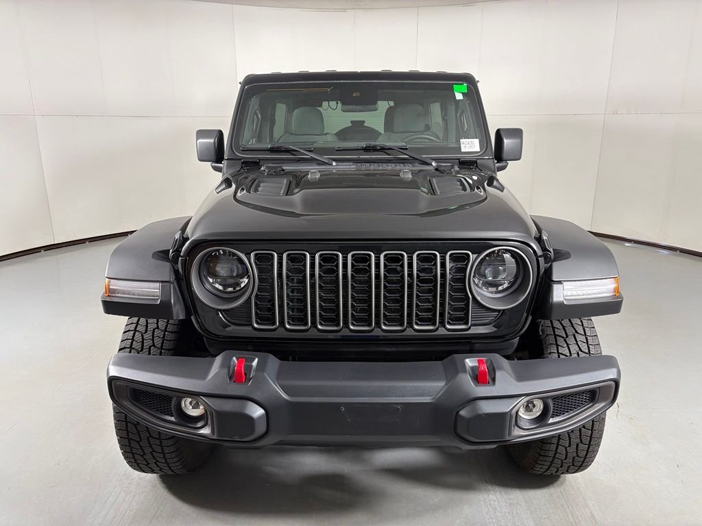 Used 2025 Jeep Wrangler Unlimited Rubicon AWD/4WD image 3