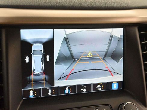Used 2023 GMC Acadia Denali w/ Denali Ultimate Package FWD image 25