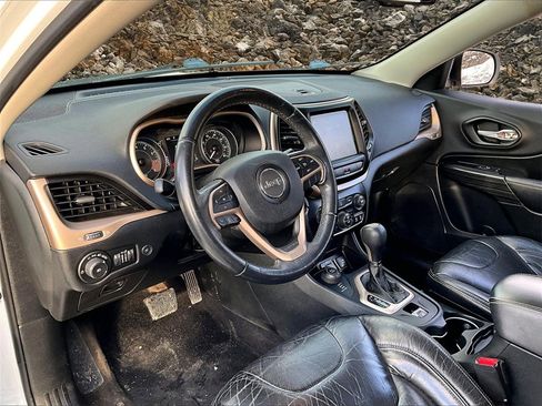 Used 2014 Jeep Cherokee Latitude w/ Comfort/Convenience Group image 12