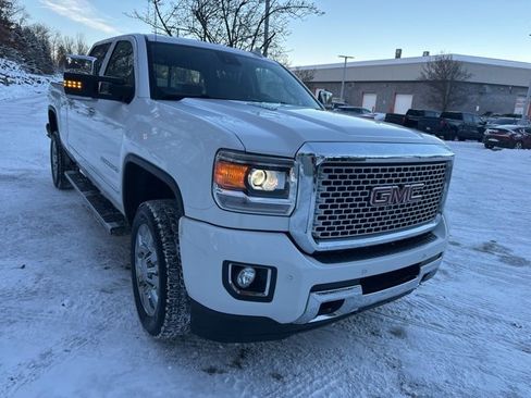 Used 2016 GMC Sierra 2500 Denali w/ Duramax Plus Package image 4