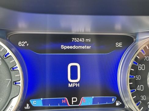 Used 2015 Chrysler 200 C FWD image 22