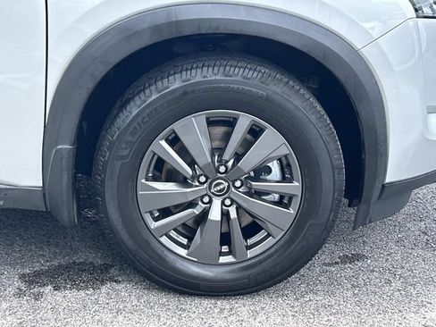Used 2022 Nissan Pathfinder S AWD/4WD image 9