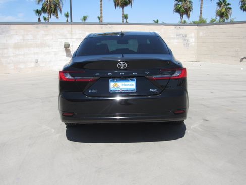 Used 2025 Toyota Camry XLE FWD image 7