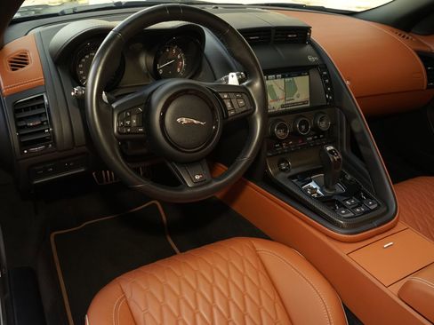 Used 2017 Jaguar F-TYPE SVR AWD/4WD image 16