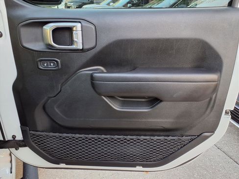 Used 2020 Jeep Gladiator Sport w/ Quick Order Package 24S image 11