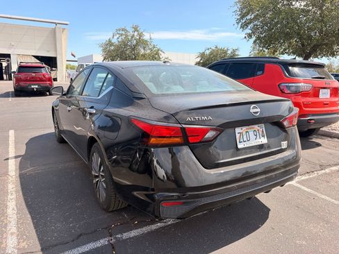 Used 2023 Nissan Altima 2.5 SV FWD image 7