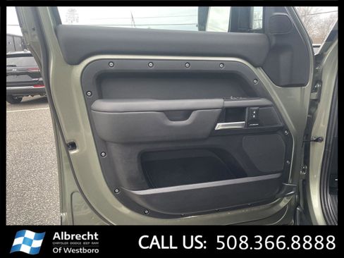 Used 2025 Land Rover Defender 110 S image 11