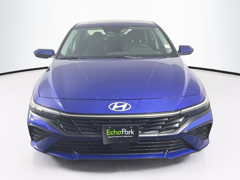 Used 2025 Hyundai Elantra SEL FWD image 2