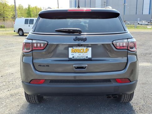 Used 2018 Jeep Compass Latitude w/ Popular Equipment Group AWD/4WD image 5