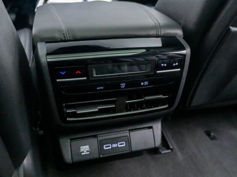 Used 2024 Acura MDX SH-AWD image 19
