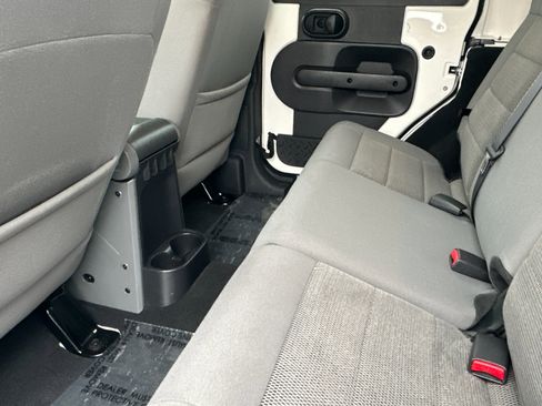 Used 2009 Jeep Wrangler Unlimited Rubicon w/ Dual Top Group image 12