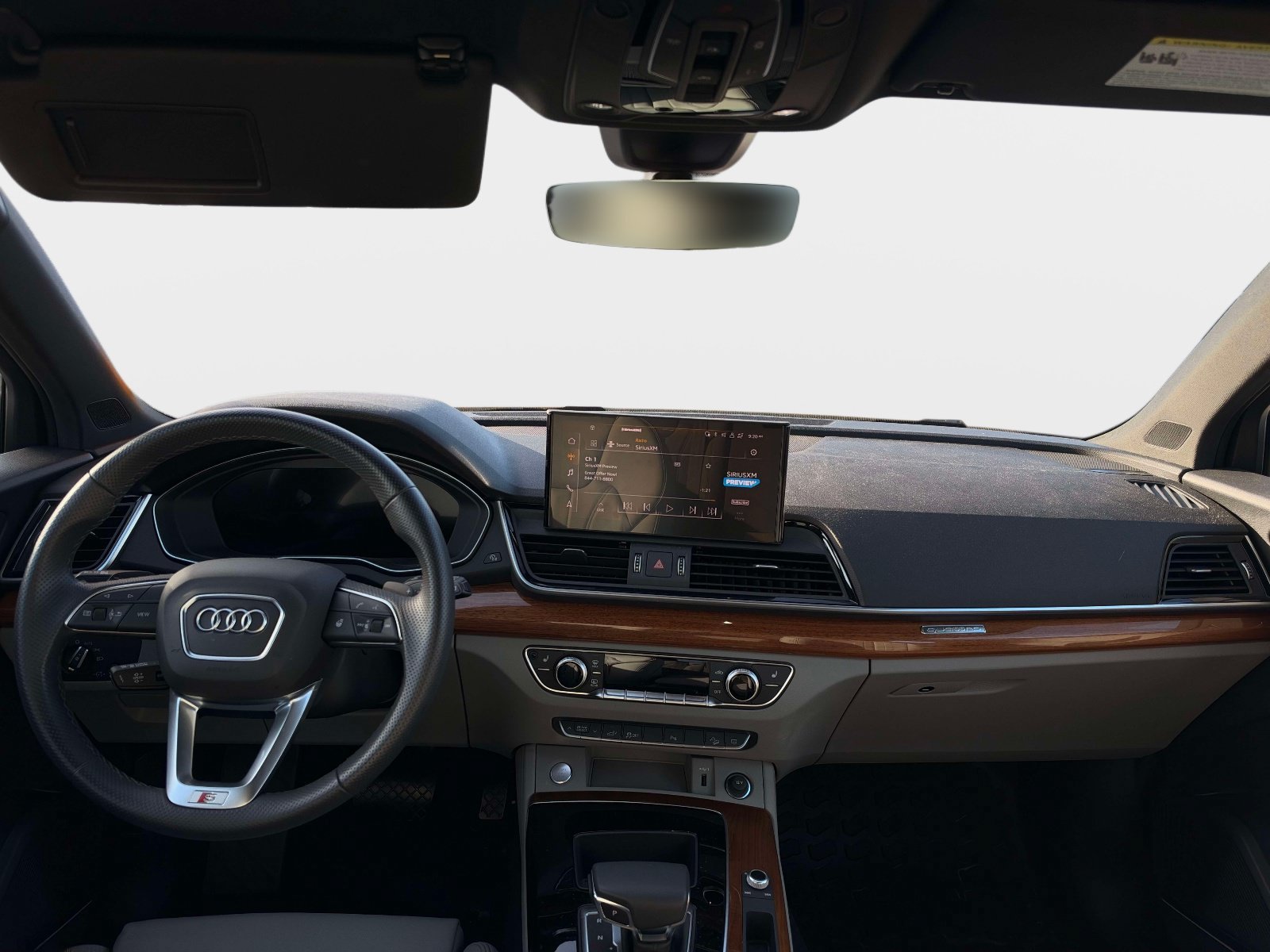 Used 2024 Audi Q5 e Premium Plus w/ Premium Plus Package AWD/4WD image 10