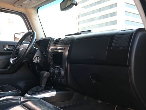 Used 2009 HUMMER H3T Alpha image 25