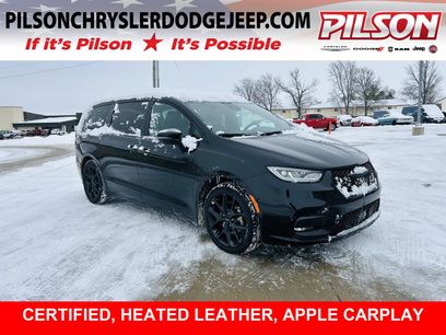 Used 2023 Chrysler Pacifica Touring-L w/ S Appearance Package