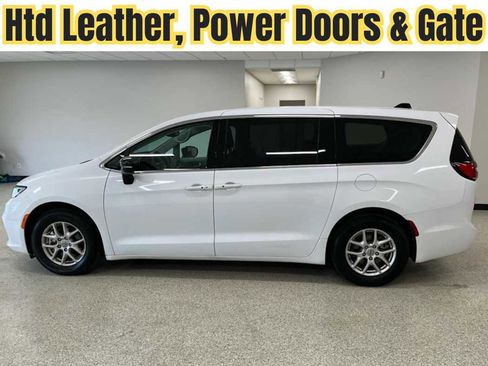 Used 2024 Chrysler Pacifica Touring-L FWD image 1