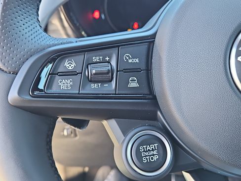 Used 2024 Alfa Romeo Tonale Veloce image 16