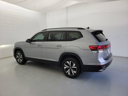 Used 2026 Volkswagen Atlas SE FWD image 7