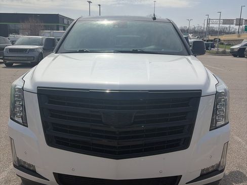 Used 2020 Cadillac Escalade Platinum image 10