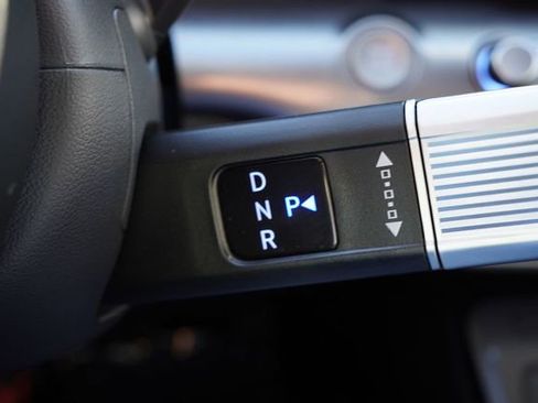 Used 2024 Hyundai Kona Limited image 32