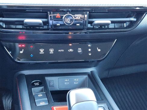 New 2026 Nissan Kicks SR w/ Cold Weather Package image 14