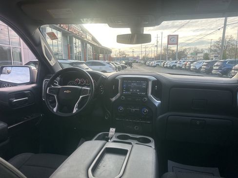 Used 2021 Chevrolet Silverado 1500 LT AWD/4WD image 14