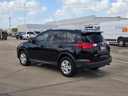 Used 2014 Toyota RAV4 LE FWD image 7