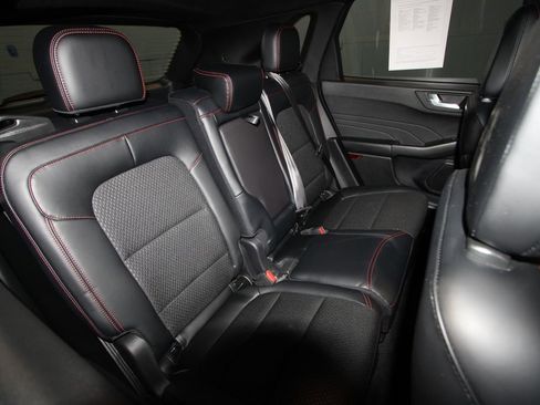 Used 2025 Ford Escape ST-Line Elite image 25