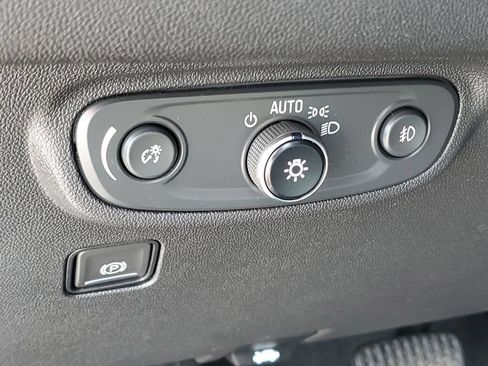 Used 2023 GMC Terrain SLT w/ LPO, Floor Liner Package FWD image 8