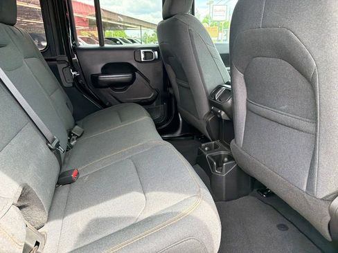 Used 2024 Jeep Wrangler Unlimited Sport AWD/4WD image 15