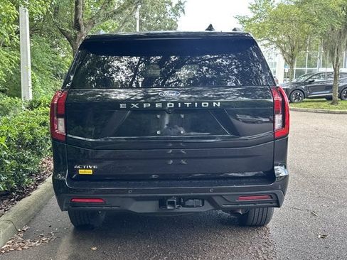 Used 2025 Ford Expedition Active RWD image 5