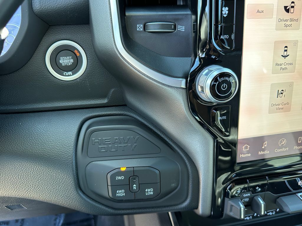New 2026 RAM 3500 Big Horn AWD/4WD image 27