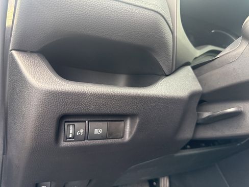 Used 2025 Toyota RAV4 LE image 8