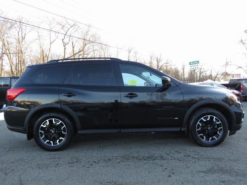 Used 2020 Nissan Pathfinder SL image 4