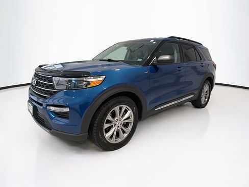 Used 2020 Ford Explorer XLT w/ Equipment Group 202A RWD image 3
