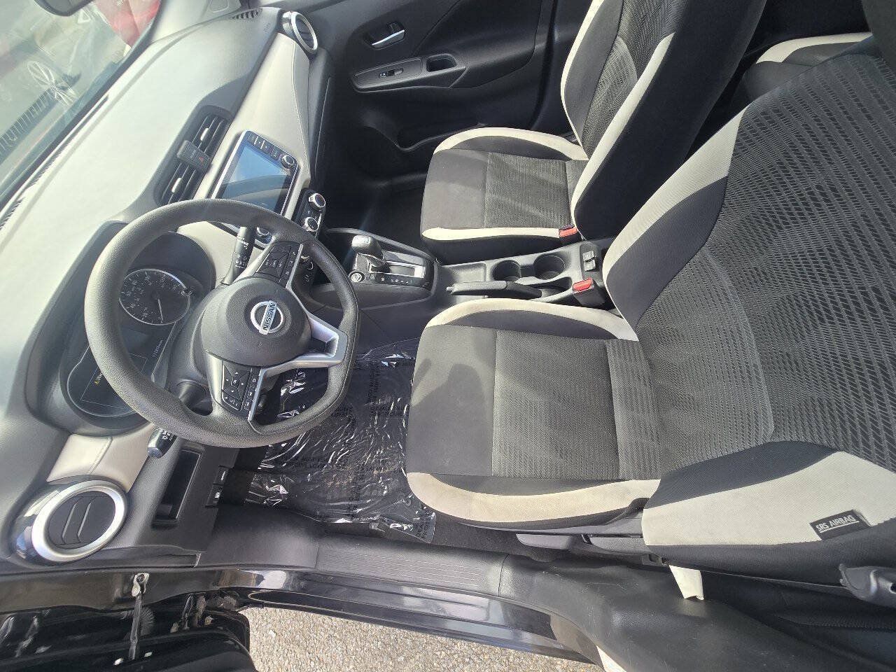 Used 2021 Nissan Versa SV FWD image 19