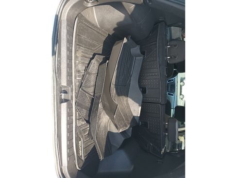 Used 2020 Chevrolet Equinox LS w/ LS Convenience Package image 38