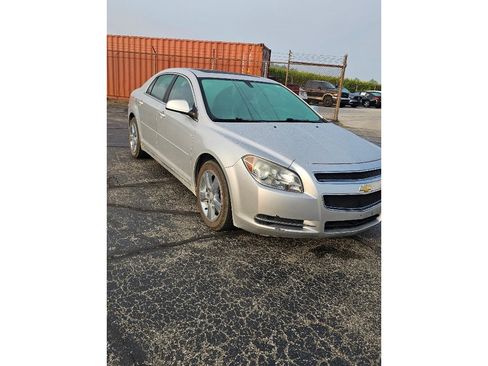 Used 2010 Chevrolet Malibu LT FWD image 2