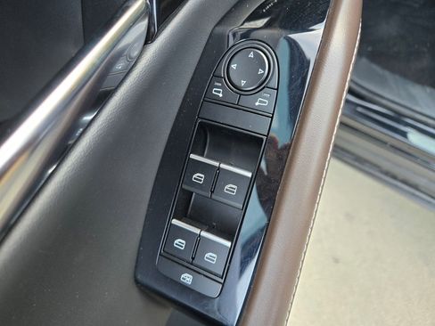 Used 2025 MAZDA CX-30 AWD 2.5 S w/ Premium Package image 37