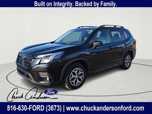 Used 2023 Subaru Forester Premium image 8