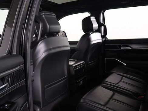 Used 2024 Jeep Wagoneer Series II AWD/4WD image 33