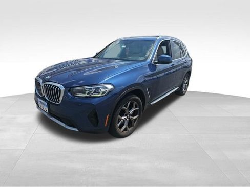 Used 2023 BMW X3 xDrive30i w/ Premium Package AWD/4WD image 3