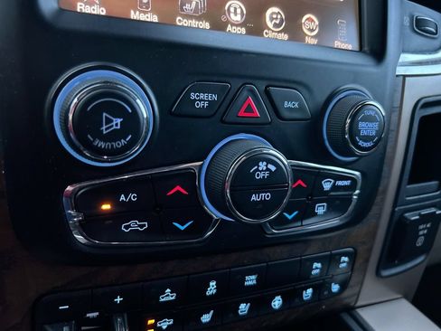 Used 2014 RAM 1500 Laramie Longhorn w/ Convenience Group AWD/4WD image 25
