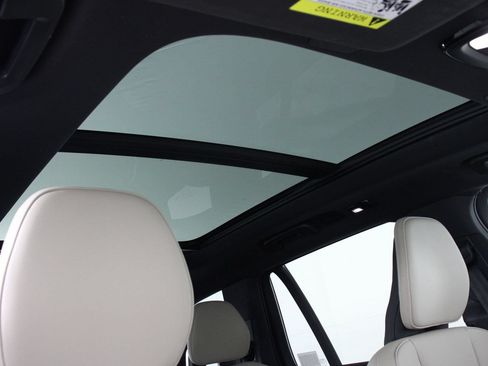Certified 2026 Volvo XC90 B5 Core AWD/4WD image 23